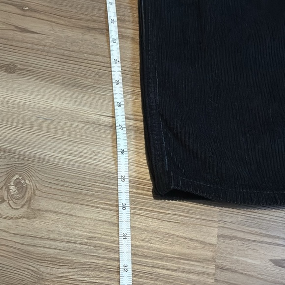 Levi’s Low Pro Straight leg Relaxed Corduroy Pants Black Womens 29 NEW - Picture 8 of 13
